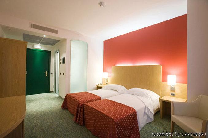 Hotel Senator Горгонзола Номер фото