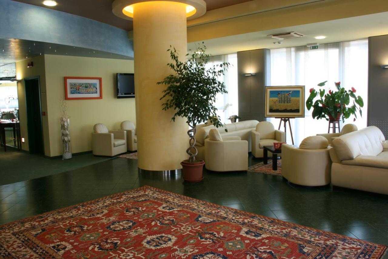 Hotel Senator Горгонзола Екстер'єр фото